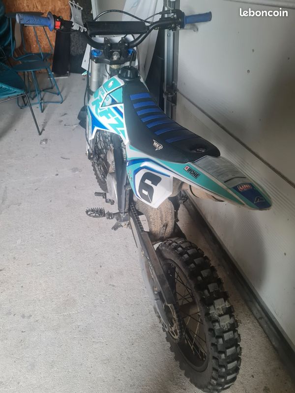 Echange dirt 150 cc (image 1)