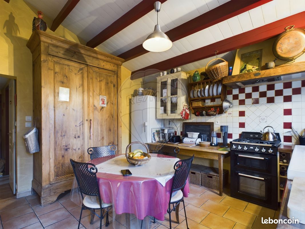 Maison 5 pièces 103 m² - Rochefort 17300 (image principale 6)