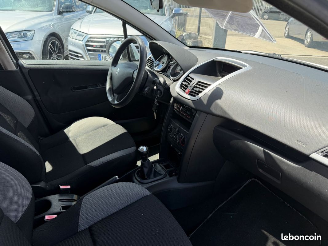 Peugeot 207 1.4e urban 75ch garantie (image 5)