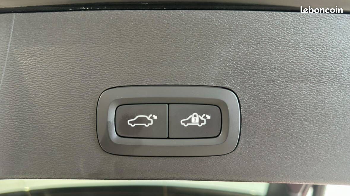 VOLVO XC40 T4 Recharge 129+82 ch DCT7 Start (image 9)