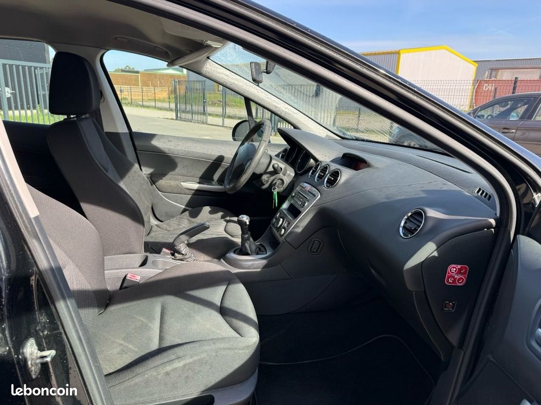 Peugeot 308 1.6 HDI92 FAP CONFORT PACK 5P (image 2)