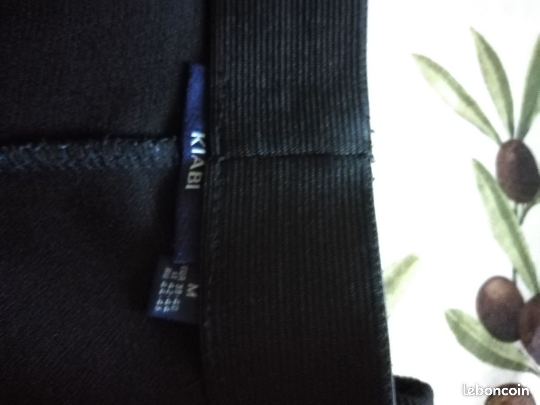 Legging femme noir sur photo reflet gris mais bien noir (image 2)