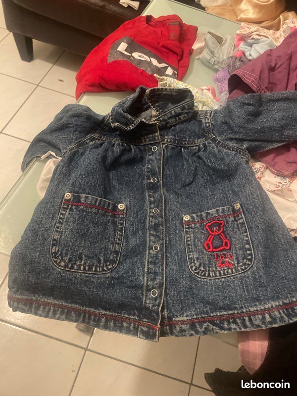 Je vends les deux sacs, 15  les vêtements de bébé fille de l’âge, trois mois jusqu’à 18 mois (image 9)