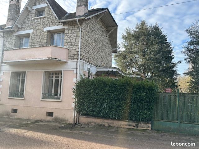 Maison 6 pièces 136 m² · à Saint-Amand-en-Puisaye · 136 m² · 119 000 €
