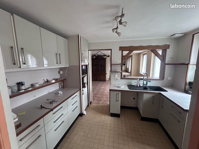 Maison 9 pièces 289 m² · à Cormeilles-en-Vexin · 289 m² · 290 000 €