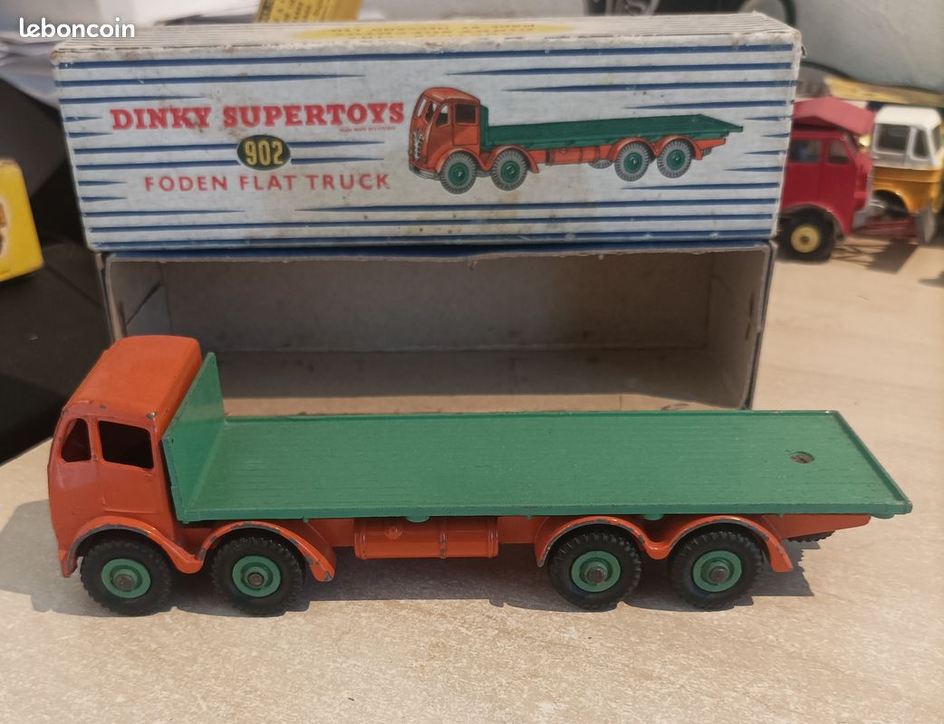 A boxed DInky Toys 505 Foden Flat Truck with chains and sandbags