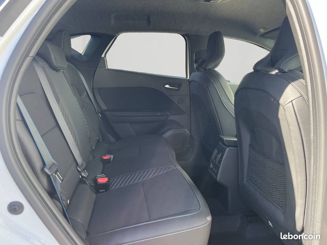 RENAULT Captur E-Tech full hybrid 145 ch esprit Alpine (image 6)