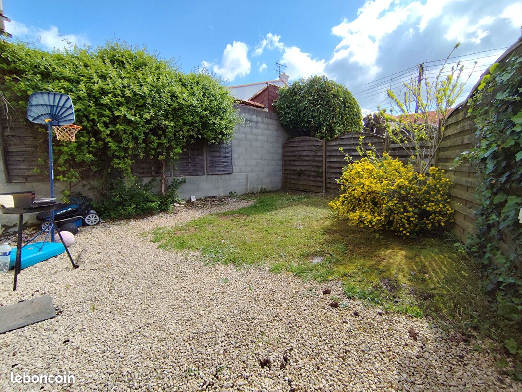 Maison 3 pièces 71 m² - La Crèche 79260 (image principale 0)