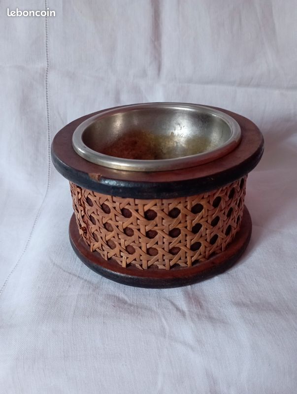 Cendrier en bois, cannage et métal, vintage (image 1)