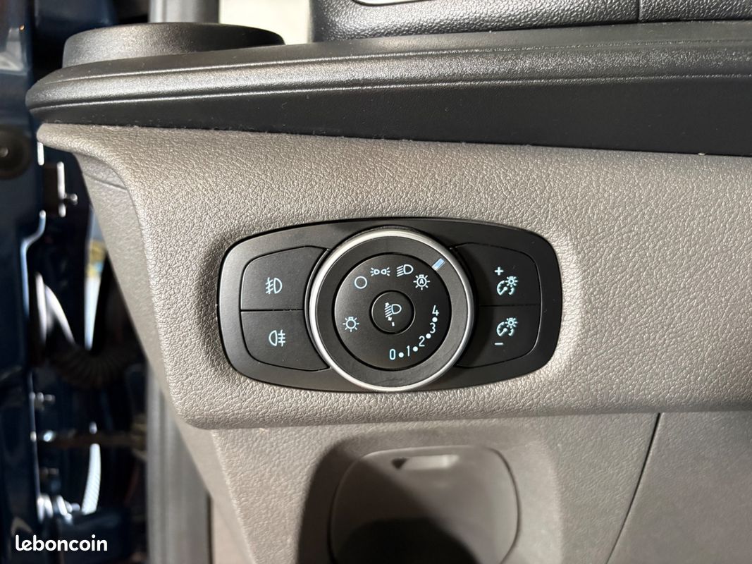 FORD TRANSIT CUSTOM FOURGON 300 2.0 TDCI 170ch L1H1 COURT 6 PL LIMITED BVA S&S / ATTELAGE - PORTES LATÉRALES - CARPLAY (image 27)