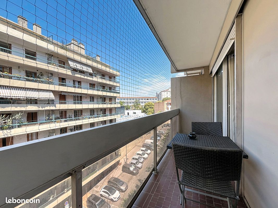 Appartement 2 pièces 56 m² · à Marseille · 56 m² · 130 000 €