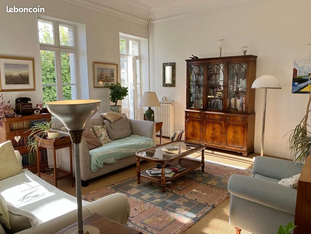 Maison 10 pièces 220 m² · à Angoulême · 220 m² · 430 000 €