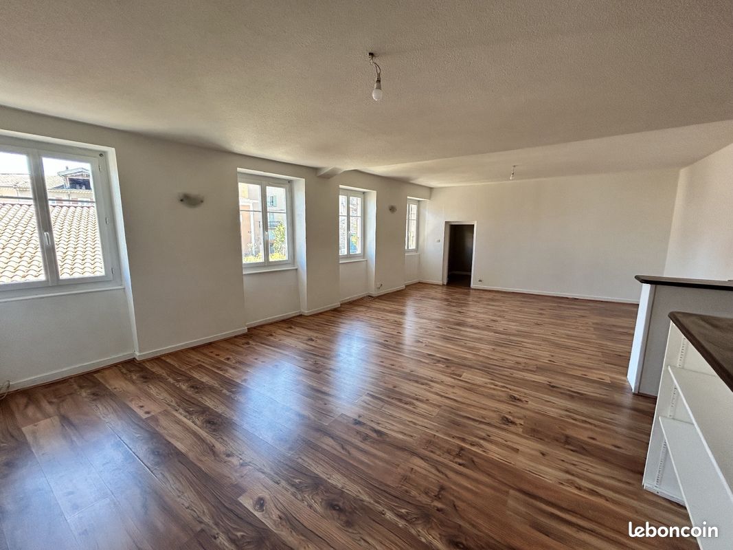 Appartement 3 pièces 109 m² · à Annonay · 109 m² · 760 €/mois