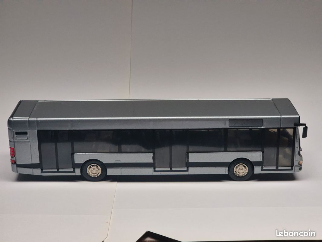 Bus Iveco CityClass Gris – Old Cars 1/43 – Miniature Occasion Avec Boîte