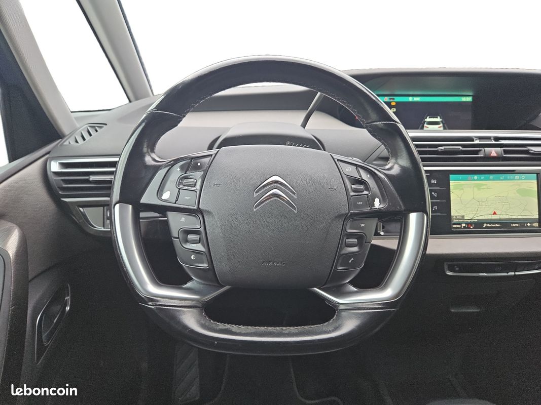CITROEN C4 Picasso 130ch Shine EAT6 / Caméra 360 / Full Leds directionnels / Sièges massants / Android carplay / Entretien Citroen / Distrib faite (image 12)