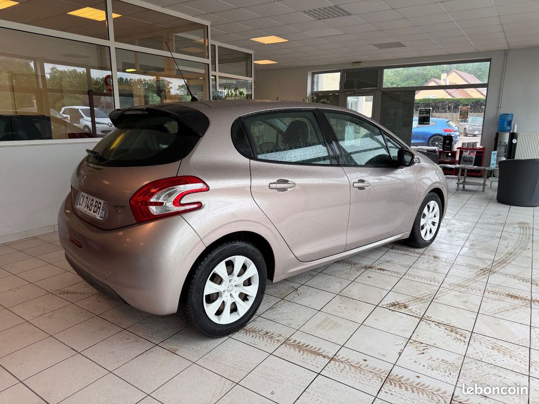 PEUGEOT 208 BUSINESS R' 1.6 E-HDi 92 FAP BVM5 BLUE LION BUSINESS R' (image 5)