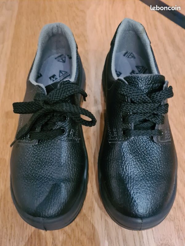 Chaussure de sécurité neuve (image 1)