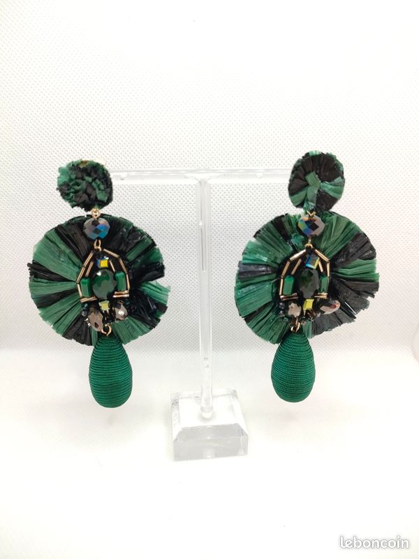 Boucles d'oreilles "Rio" vertes de la marque Lola Casademunt (image 2)