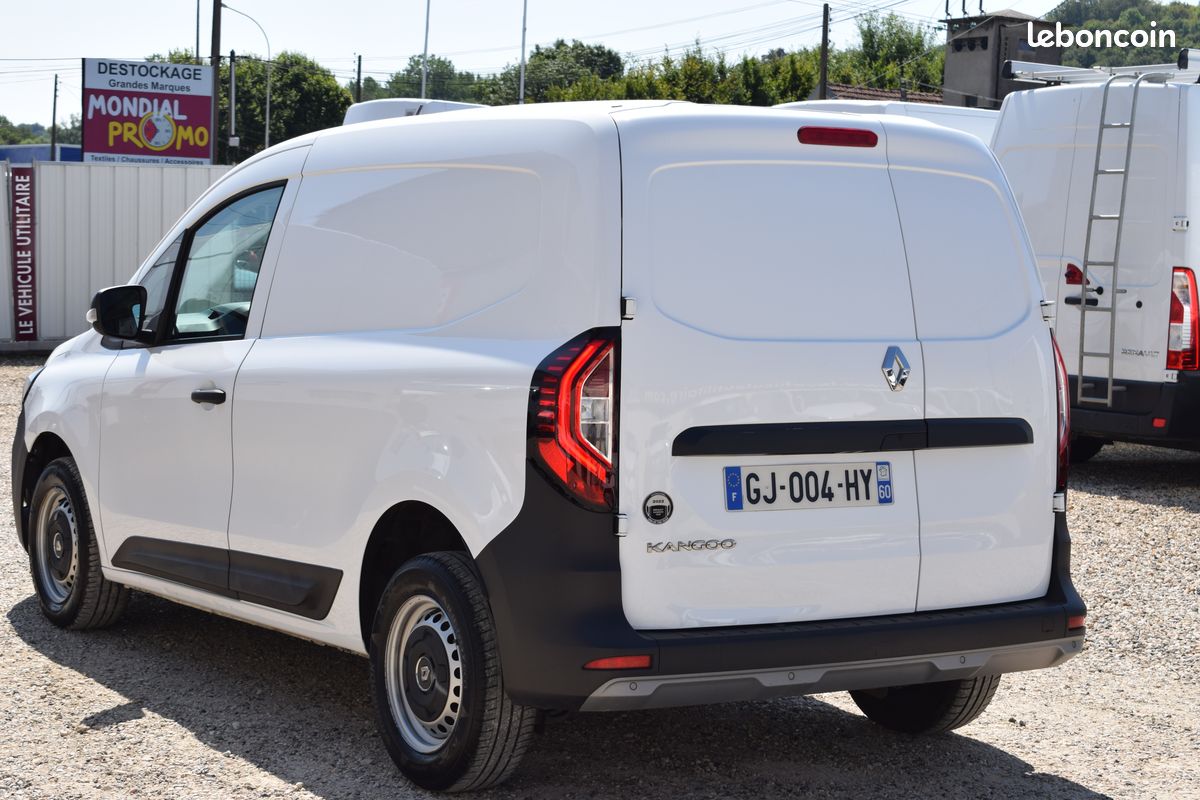 RENAULT KANGOO 3 1.5BLUEDCI 115ch GRAND CONFORT 3 PLACES 83303KLMS 2022 (image 3)