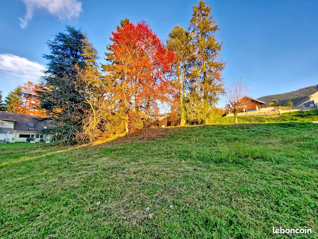 Terrain 911 m² · à Saint-Martin-d'Uriage · 911 m² · 260 000 €
