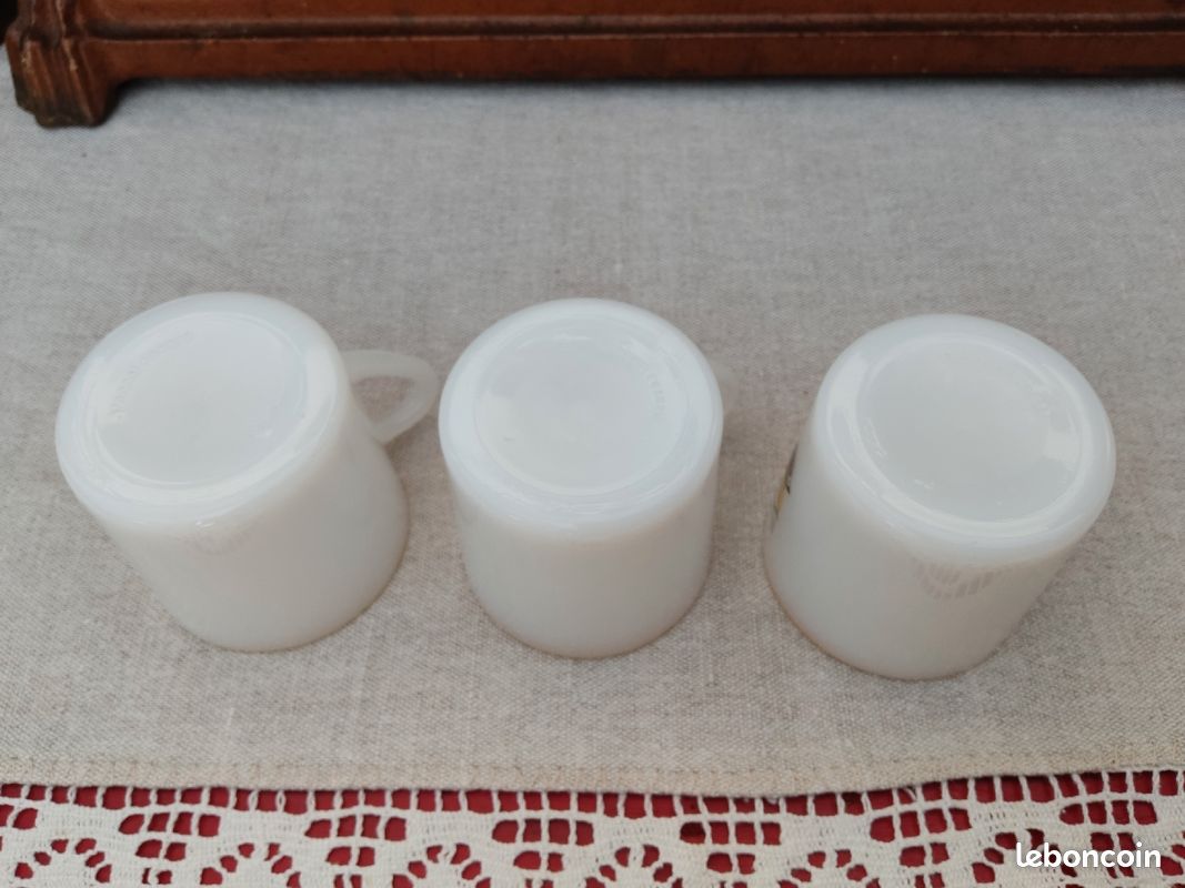 3 tasses à café Tacots Arcopal vintages (image 5)
