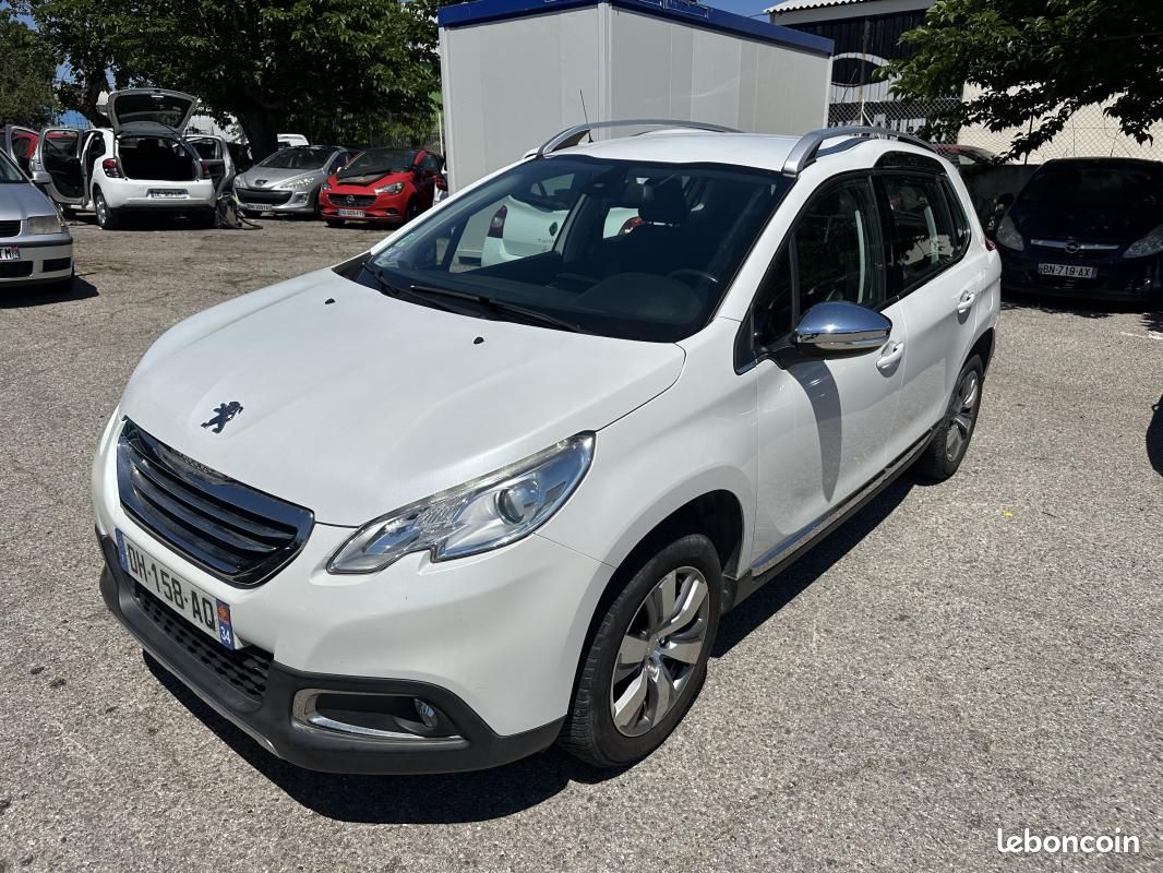 Peugeot 2008 1.2 82ch BVM5 Access (image 2)