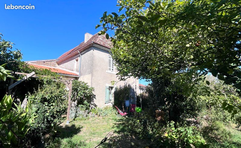 Maison 4 pièces 150 m² · à Saint-Front-de-Pradoux · 150 m² · 148 650 €