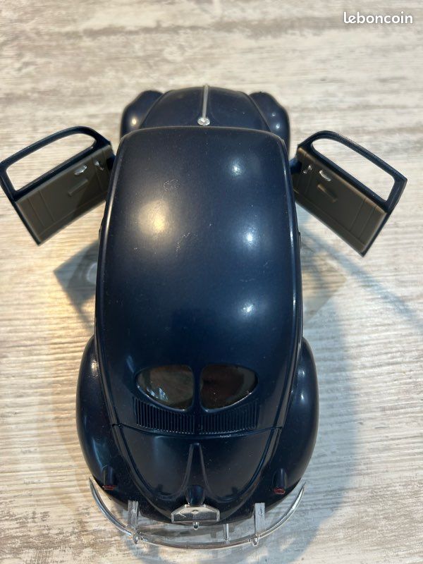 Volkswagen Coccinelle Custom 1949 – Solido 8304 – Échelle 1/17 – Noir – Rare