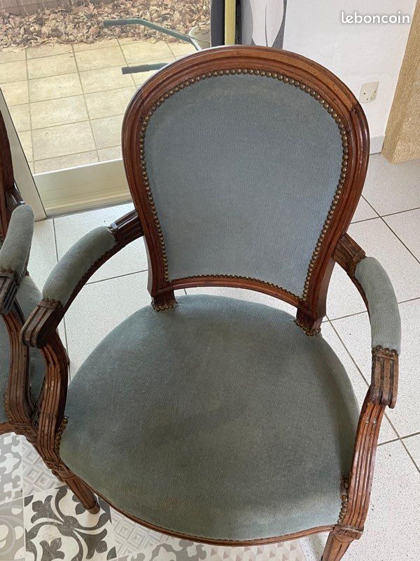 Paire de fauteuils cabriolet style Louis XVI (image 5)