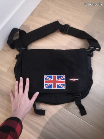 Annonces Sacs en Bandoulière Eastpak