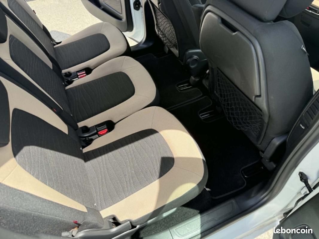 Citroën C4 Picasso e-HDi 115 Attraction (image 7)