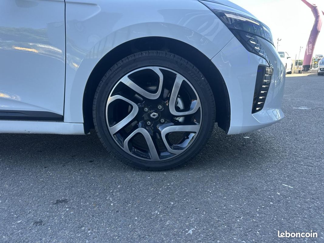 RENAULT CLIO 1.6 E-Tech Hybride - 145 - BVA multi-modes 2025 V Evolution Réversible - GARANTIE 12 MOIS (image 19)