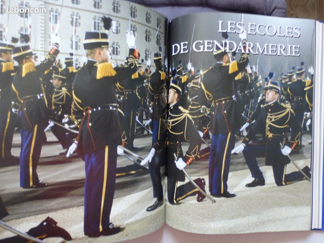 Encyclopedie de la Gendarmerie Naationale Livres