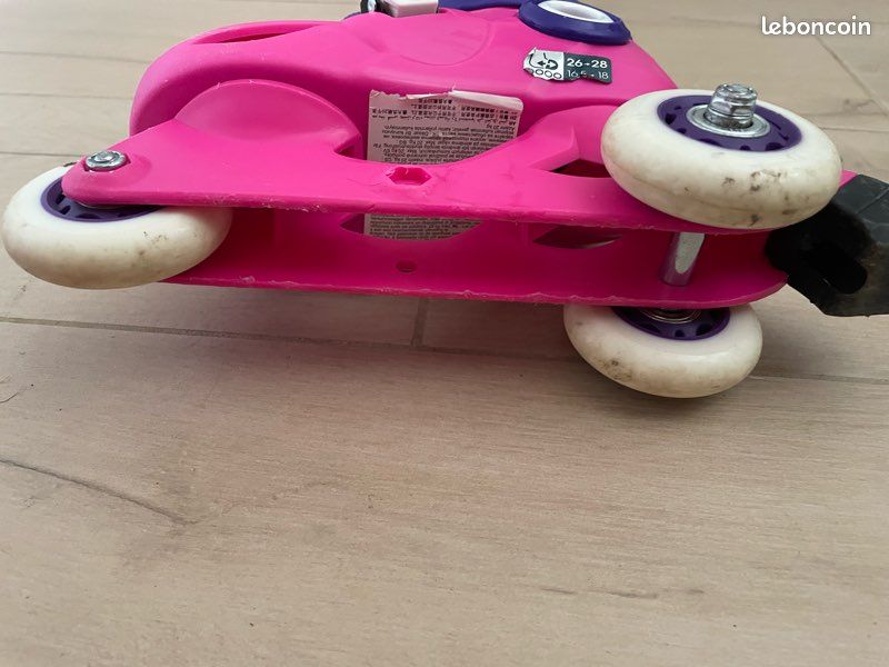Roller enfants 3 roues taille 26-28 et ses protections (image 8)