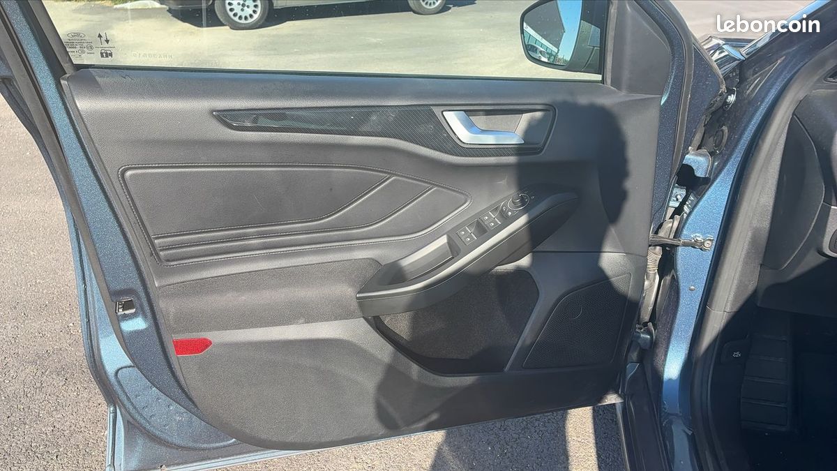 Ford Focus IV 1.0 EcoBoost Flexfuel 125 ST-Line (image 7)