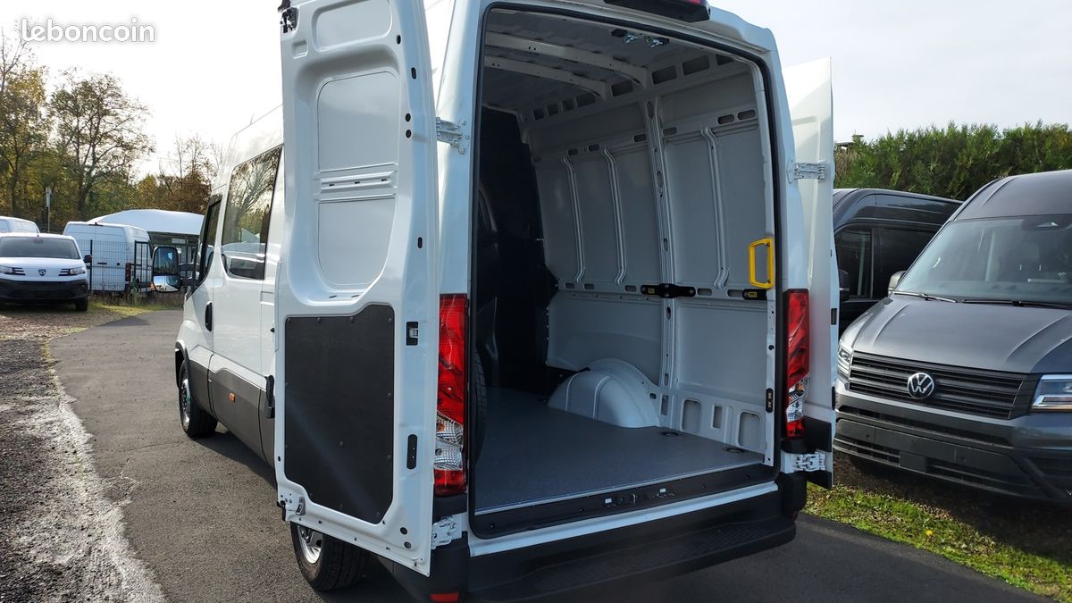 Iveco DAILY 35S FG 7 PLACES 35S14 2.3 V12 (image 9)