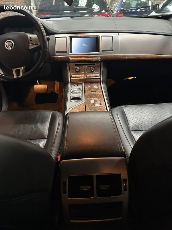 Jaguar xf s 3.0 v6 portfolio 275 cv (image 13)