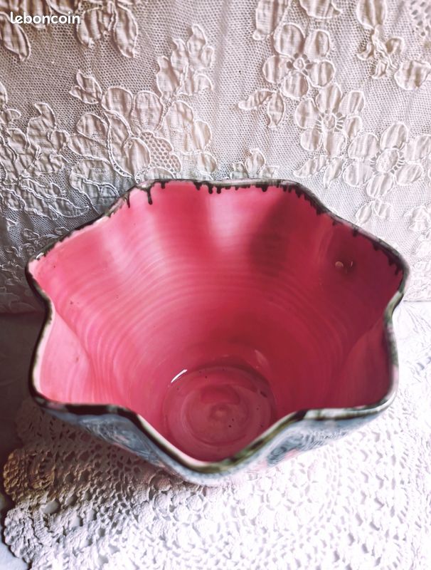 Vintage cache pot Vallauris style boudoir 50's faïence vernissé rose fushia & noir (image 9)