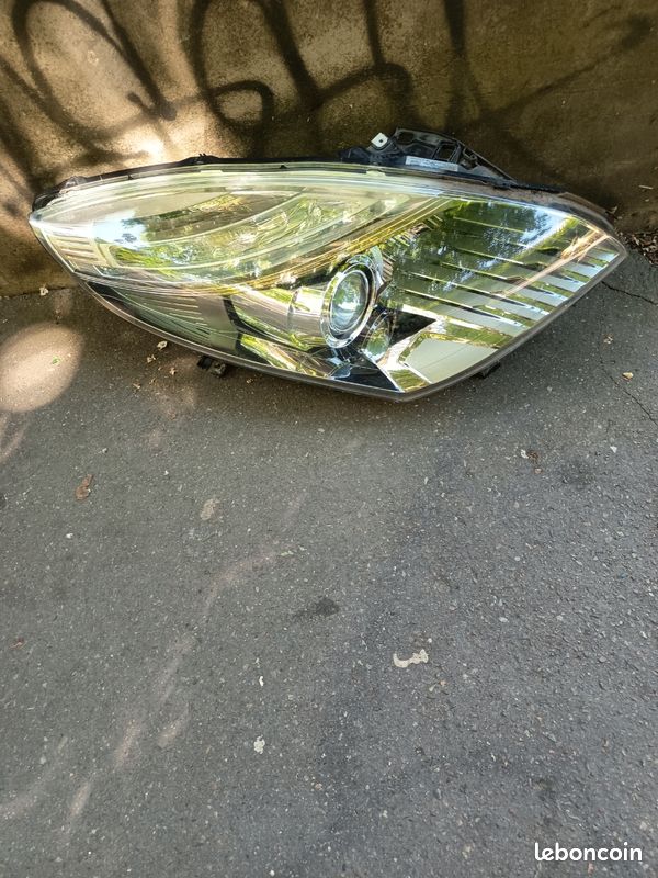 Projecteur Principal VALEO Halogène Gauche RENAULT Scenic III Facelift 2012-2016 - Réf. 44763