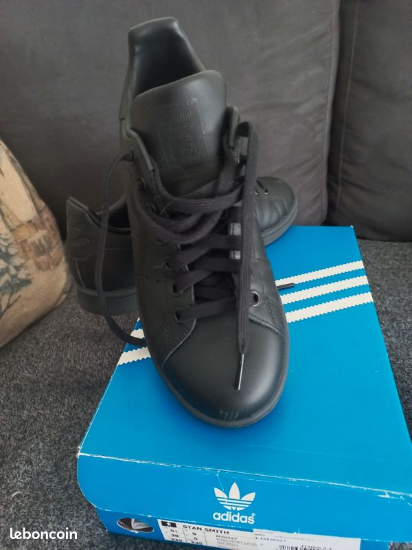 Chaussures femme Adidas Stan Smith taille 38 (image 1)