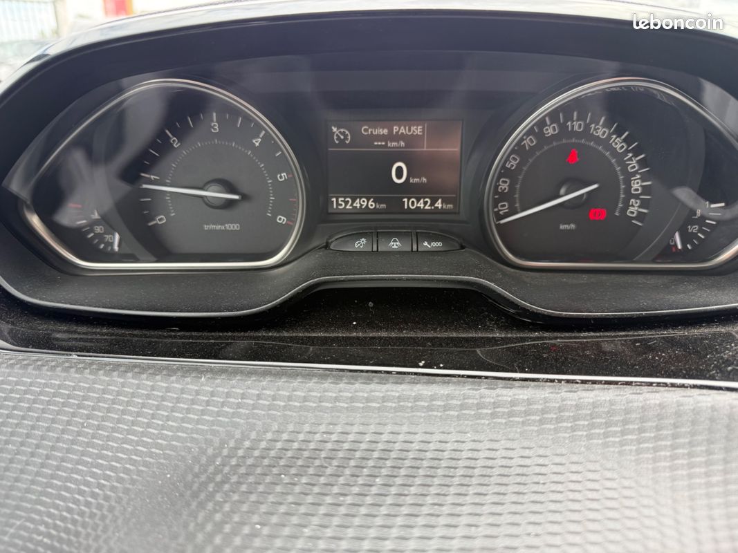 Peugeot 208 generation-i 1.6 bluehdi 100ch feline - catrplay - gps - toit panoramique - rard de recul - clim (image 19)