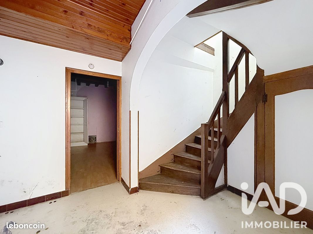 Immeuble 2 pièces 102 m² · à Saint-Florentin · 102 m² · 53 000 €