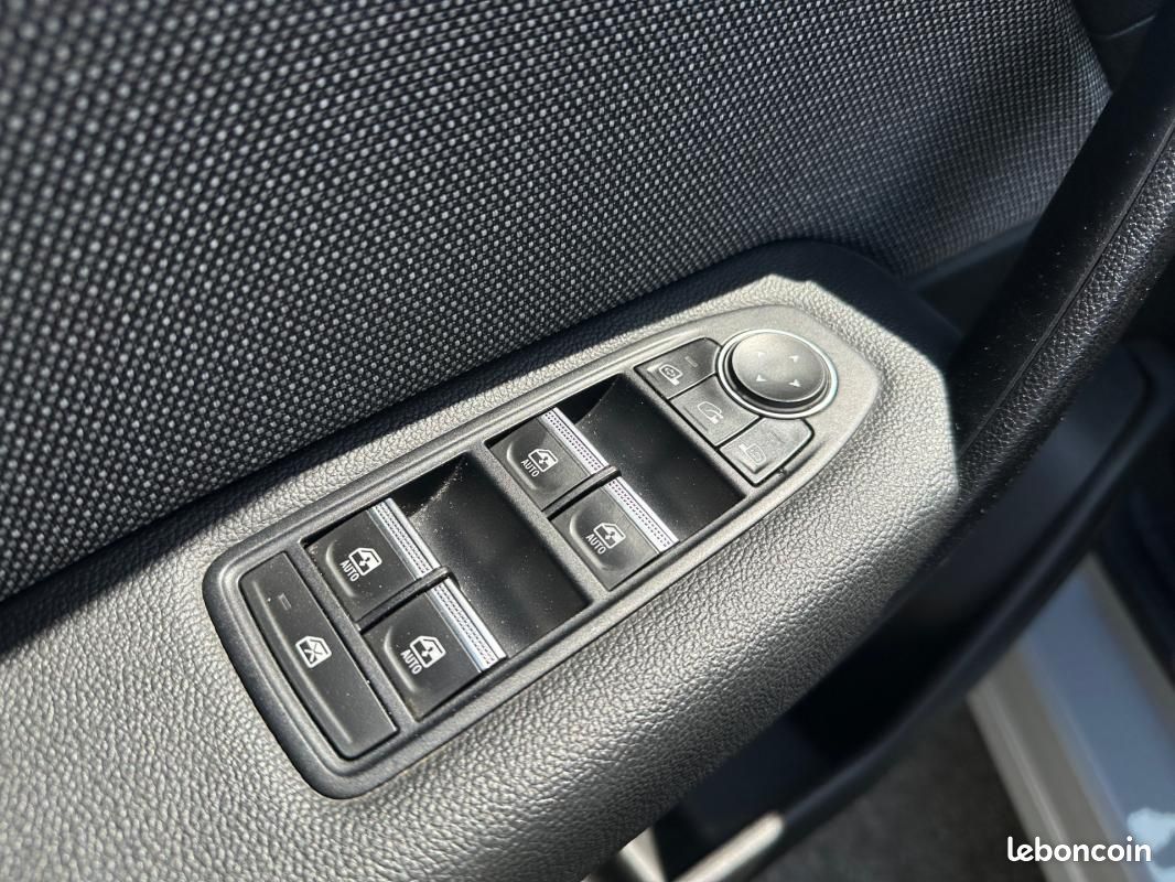 Renault Captur E-Tech full hybrid 145 ch Techno (image 9)