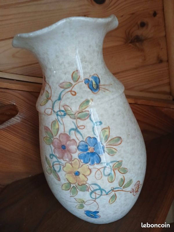 Grand vase fleurs sur ton beige (image 1)
