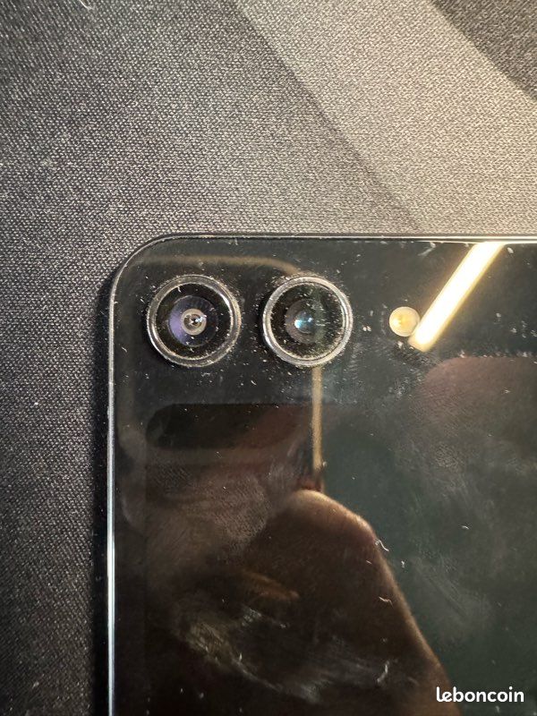 Samsung Galaxy Z Flip 5 - 256 Go - Écran à réparer (Accessoires inclus) (image 5)