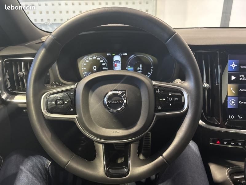 Volvo V60 T6 AWD 253+145ch R-Design Geartronic 8 (image 19)