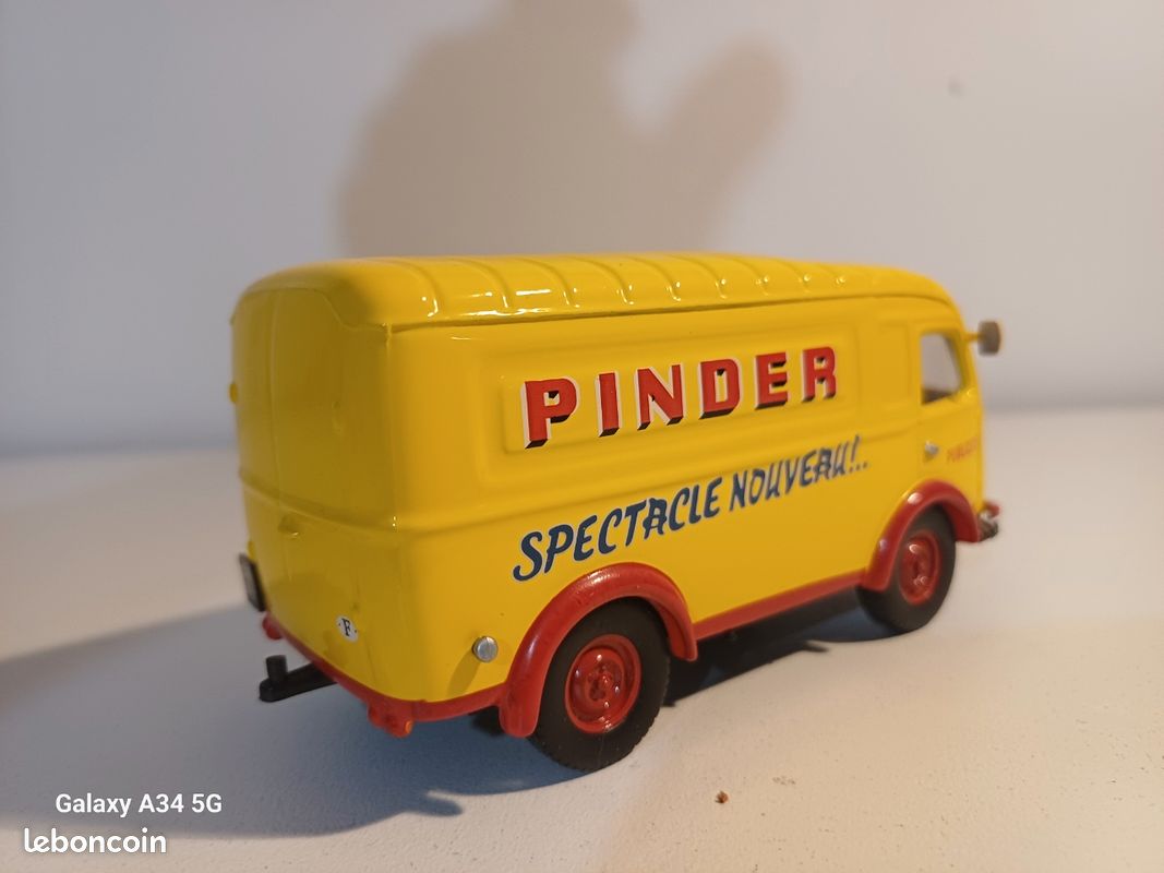 FS22: Renault Master (Cirque Pinder) v 1.0.0.0 Cars Mod für Farming