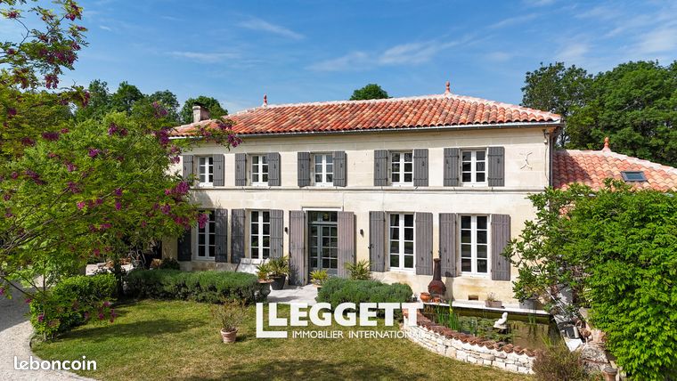 Maison 11 pièces 310 m²