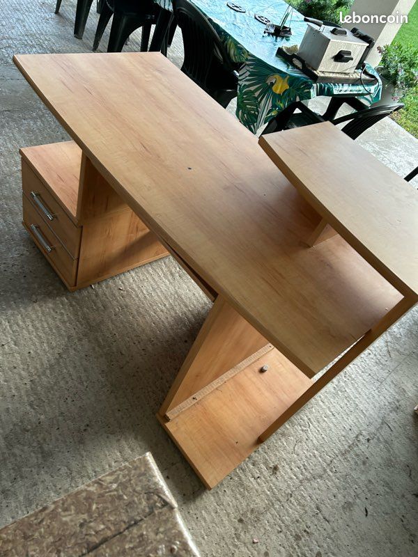 Bureau (image 2)