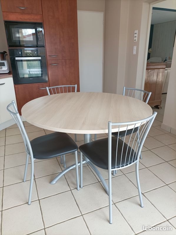 Table de cuisine (image 1)